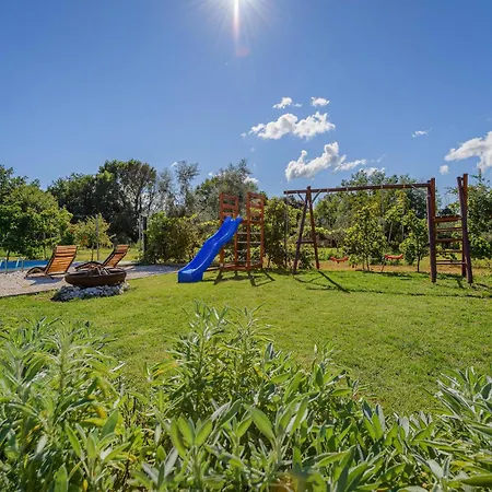 Дом отдыха 2 Bedroom Awesome In Пула