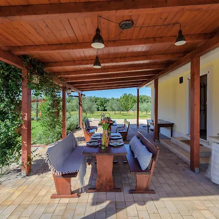 Lovely In With Wifi Tatil Evi Pula