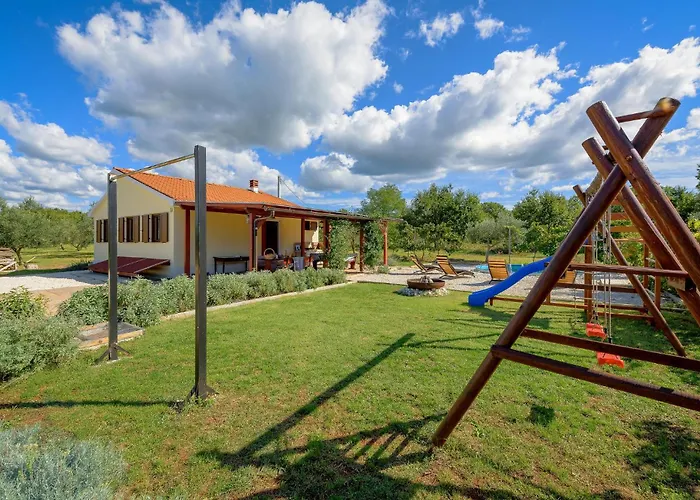 2 Bedroom Awesome In Dom wakacyjny