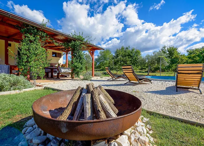 2 Bedroom Awesome In Dom wakacyjny