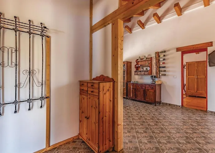 2 Bedroom Awesome In Dom wakacyjny *