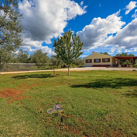 Hébergement de vacances 2 Bedroom Awesome In *