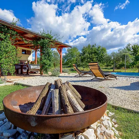 2 Bedroom Awesome In Holiday home