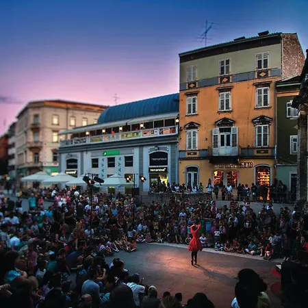 Feriehus 2 Bedroom Awesome In *