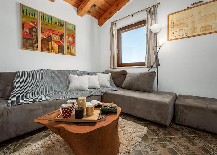 2 Bedroom Awesome In Ferienhaus Pula