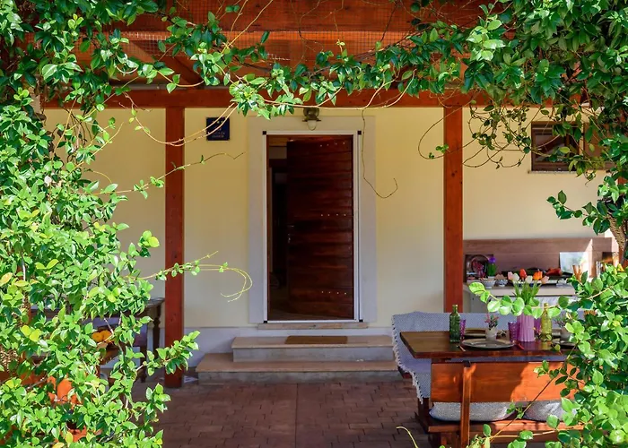 2 Bedroom Awesome In Vakantiehuis *