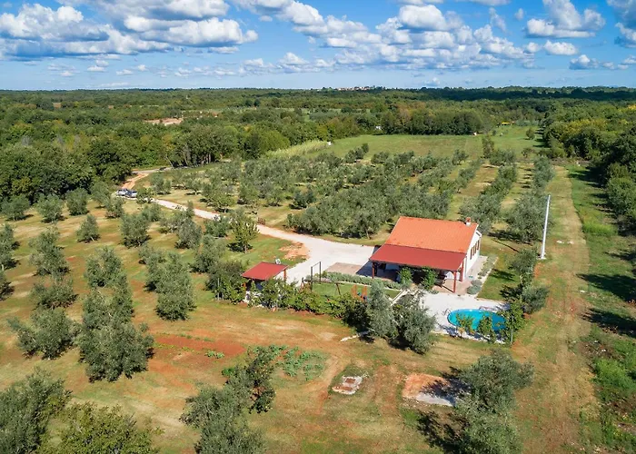 Feriehus 2 Bedroom Awesome In Pula