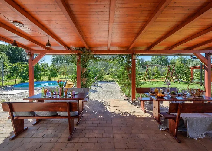 Ferienhaus 2 Bedroom Awesome In Pula