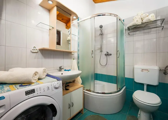 2 Bedroom Awesome In *